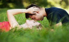 送礼物能挽回前男友吗 想要挽回男友要知道什么事情该做