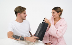 夫妻感情越来越淡了怎么办,应该如何处理让感情重回甜蜜