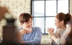 男人真正爱一个人的表现，这四个表现是装不出来的