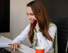 女生主动提分手后悔了怎么办，要不要主动联系前男友  