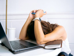 老婆闹离婚怎么哄回来，女人铁心离婚能挽回吗  