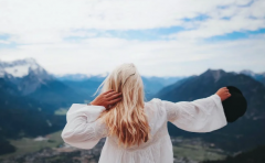 完整的情感挽回策略包括，拯救彼此的浪漫本质