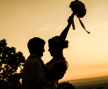 夫妻之间晚上怎么增进感情？夫妻相处会遇到哪些问题