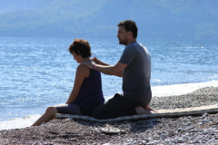 不见面的夫妻如何交往：跨越时空的爱的纽带