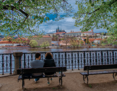 离婚夫妻应该怎样正常交往：该如何建立和谐共处的方式